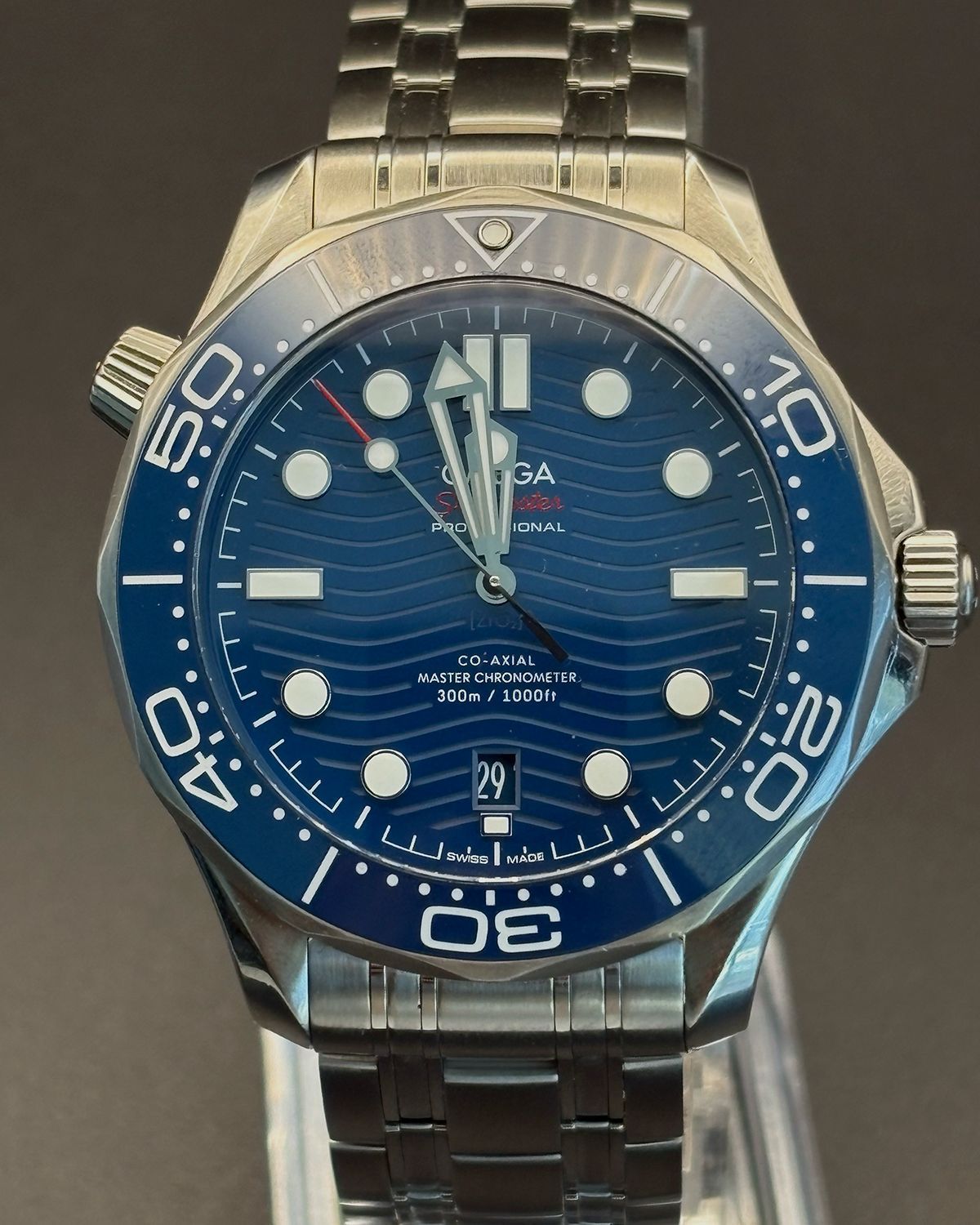 Omega 210.30.42.20.03.001