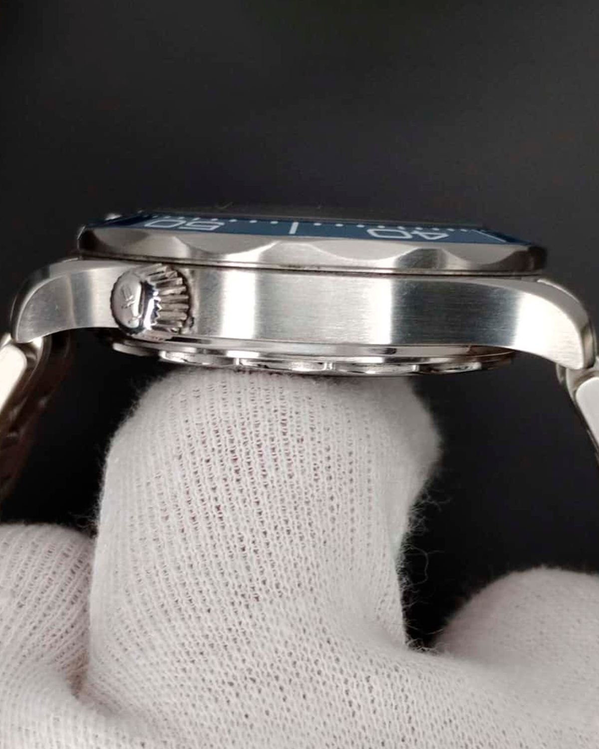Omega 210.30.42.20.03.001