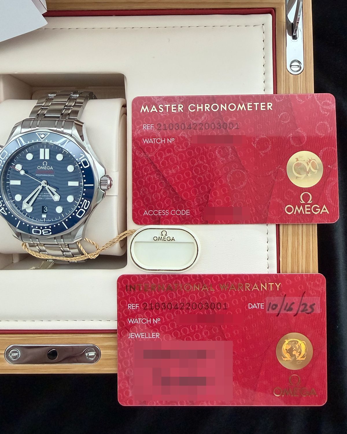 Omega 210.30.42.20.03.001