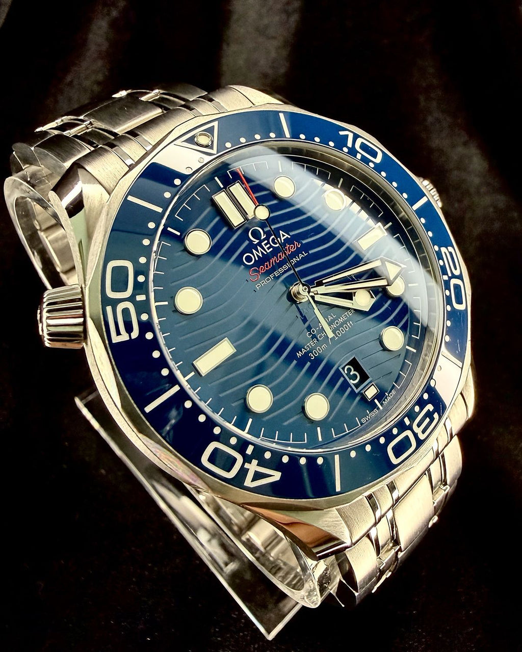 Omega 210.30.42.20.03.001