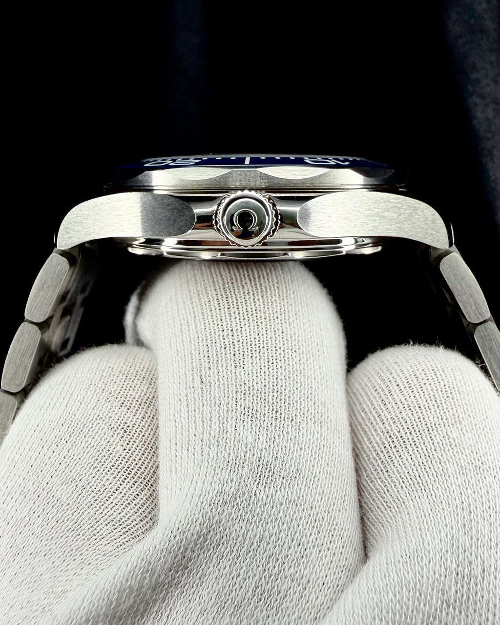 Omega 210.30.42.20.03.001