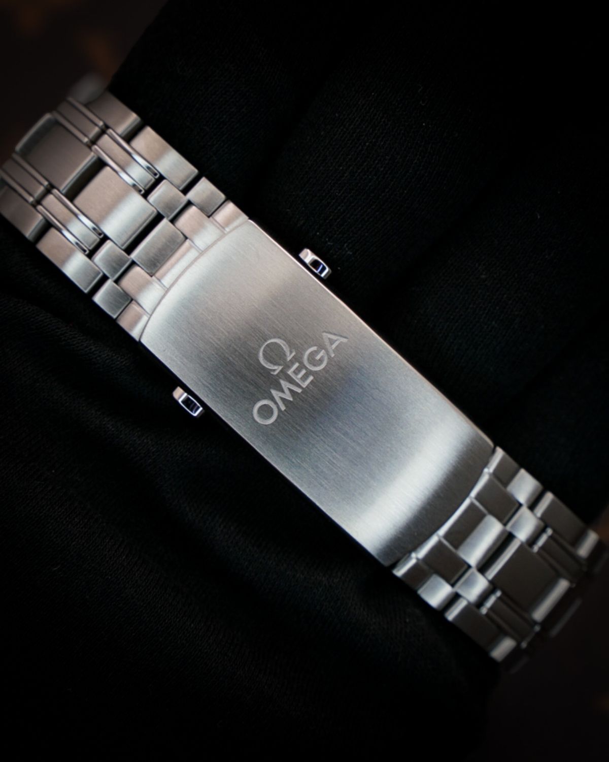 Omega 210.30.42.20.03.001