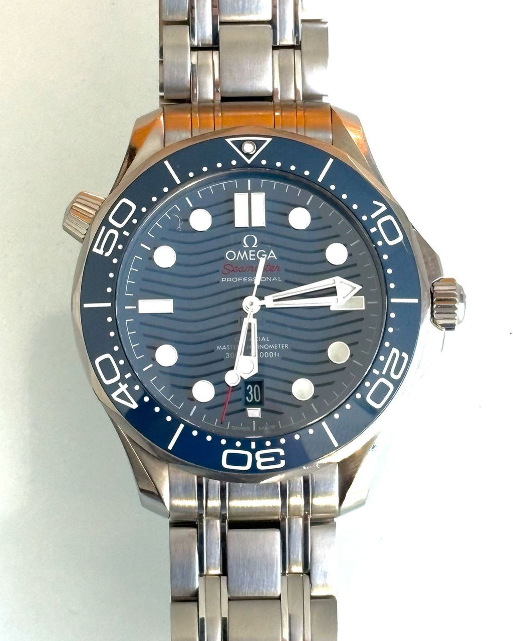 Omega 210.30.42.20.03.001