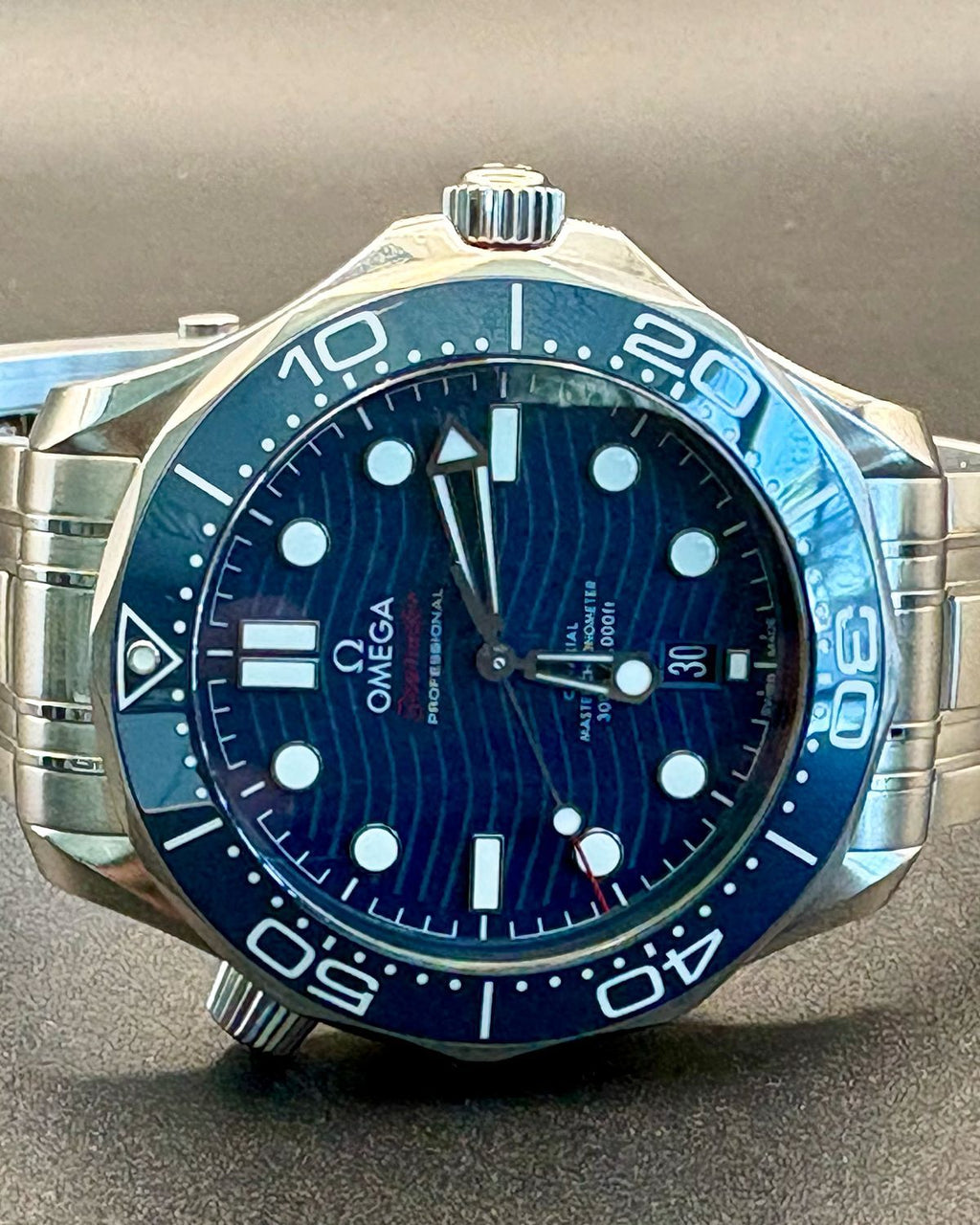 Omega 210.30.42.20.03.001