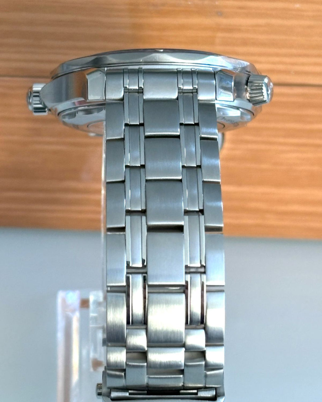 Omega 210.30.42.20.03.001