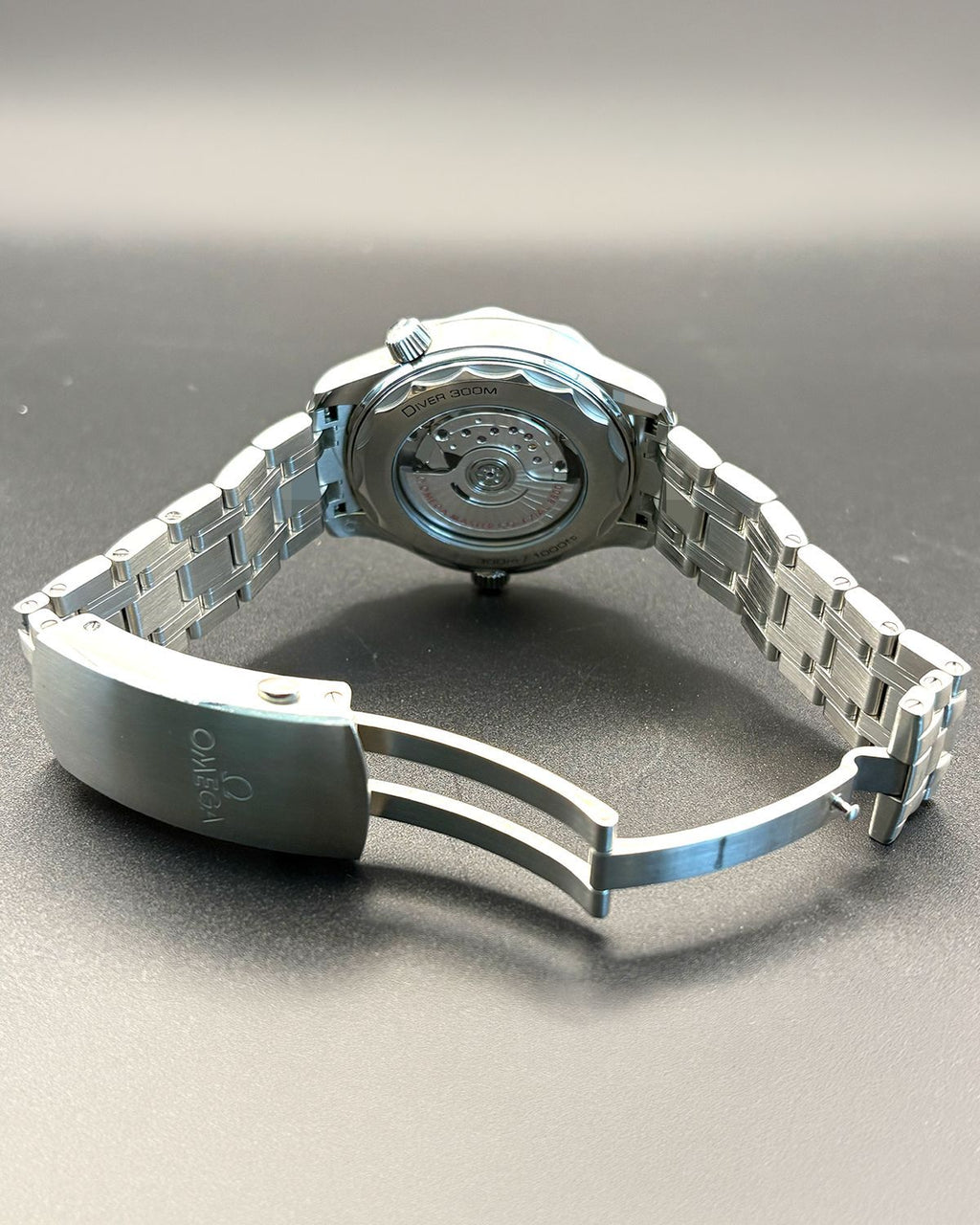 Omega 210.30.42.20.03.001