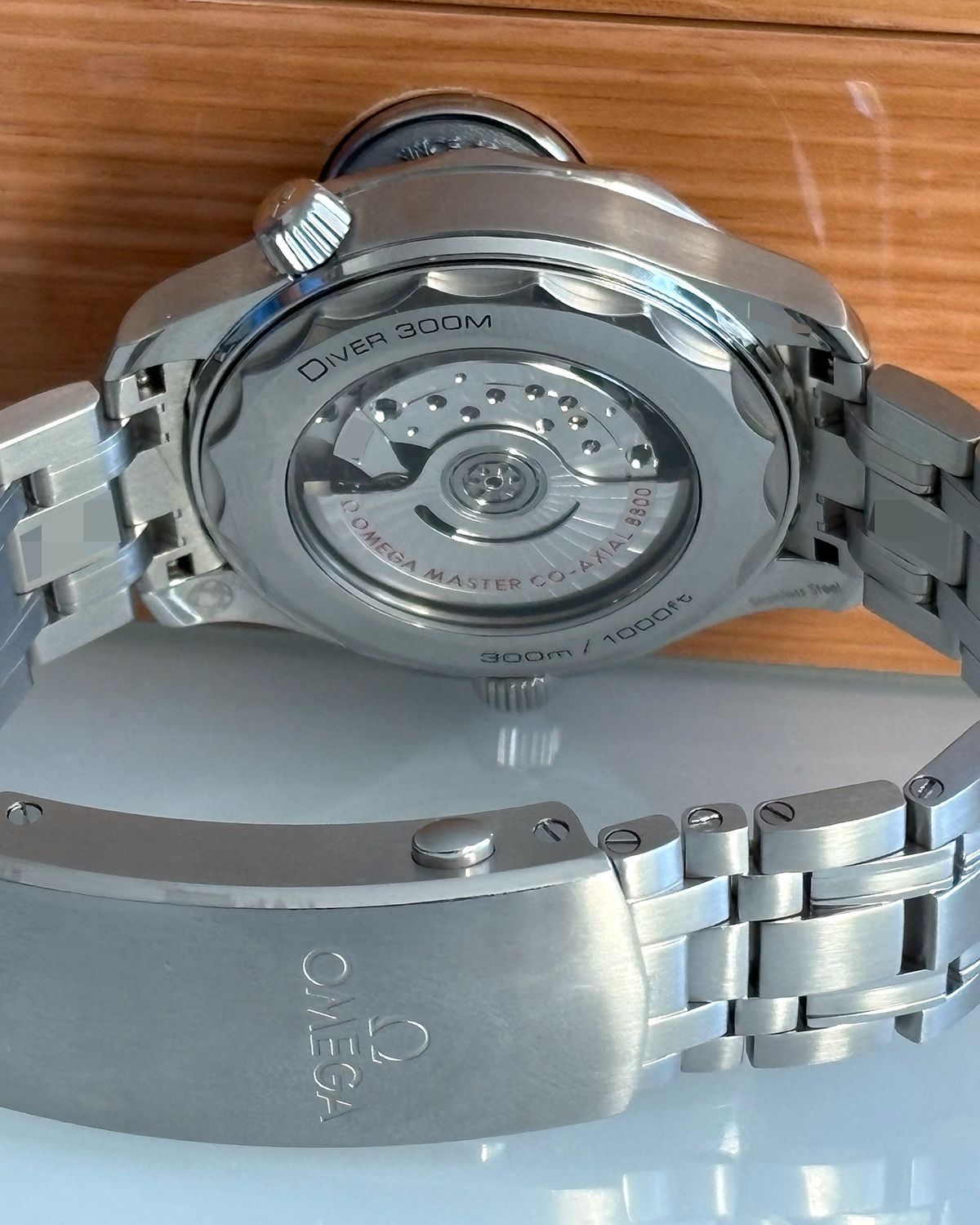 Omega 210.30.42.20.03.001