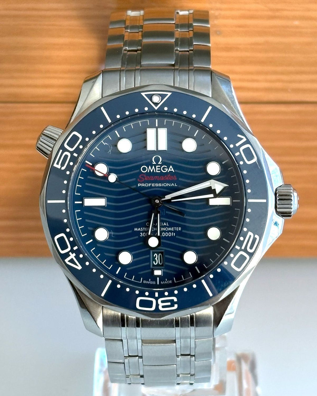 Omega 210.30.42.20.03.001