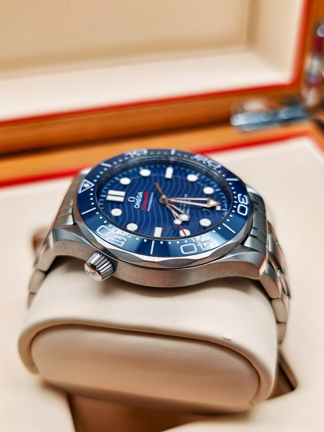 Omega 210.30.42.20.03.001