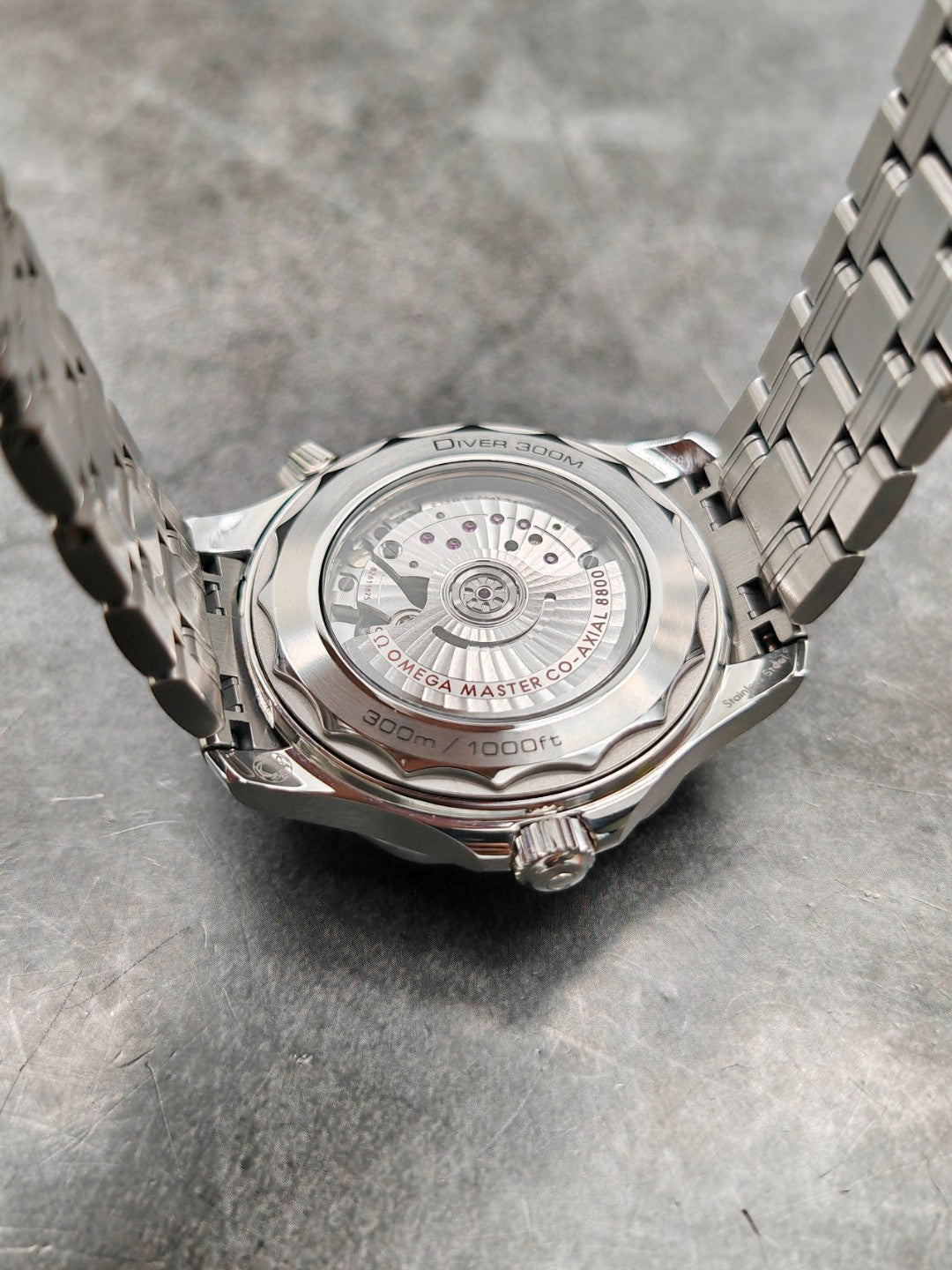 Omega 210.30.42.20.03.001