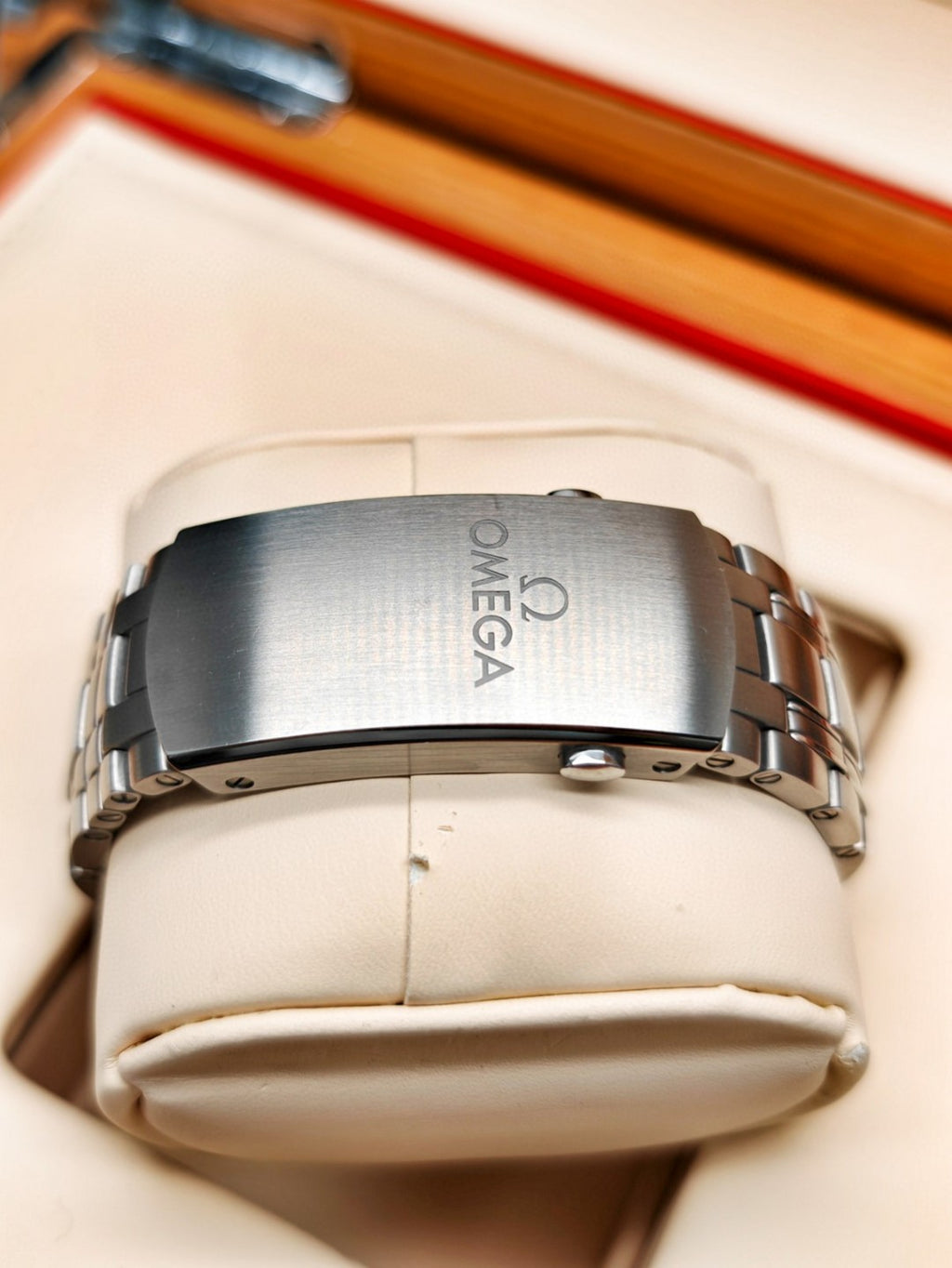 Omega 210.30.42.20.03.001