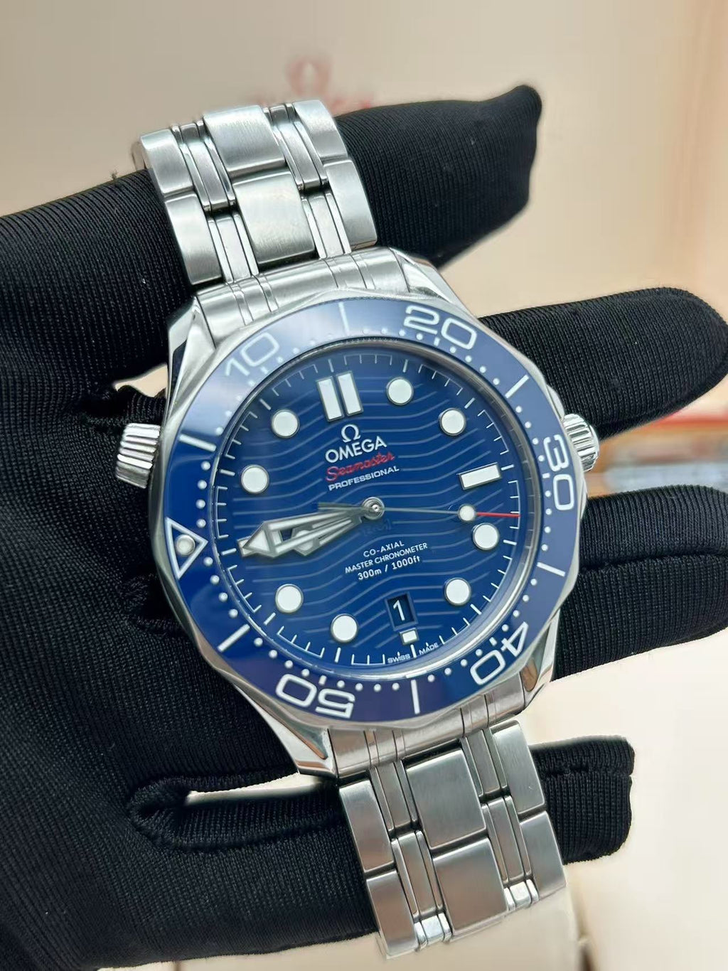 Omega 210.30.42.20.03.001