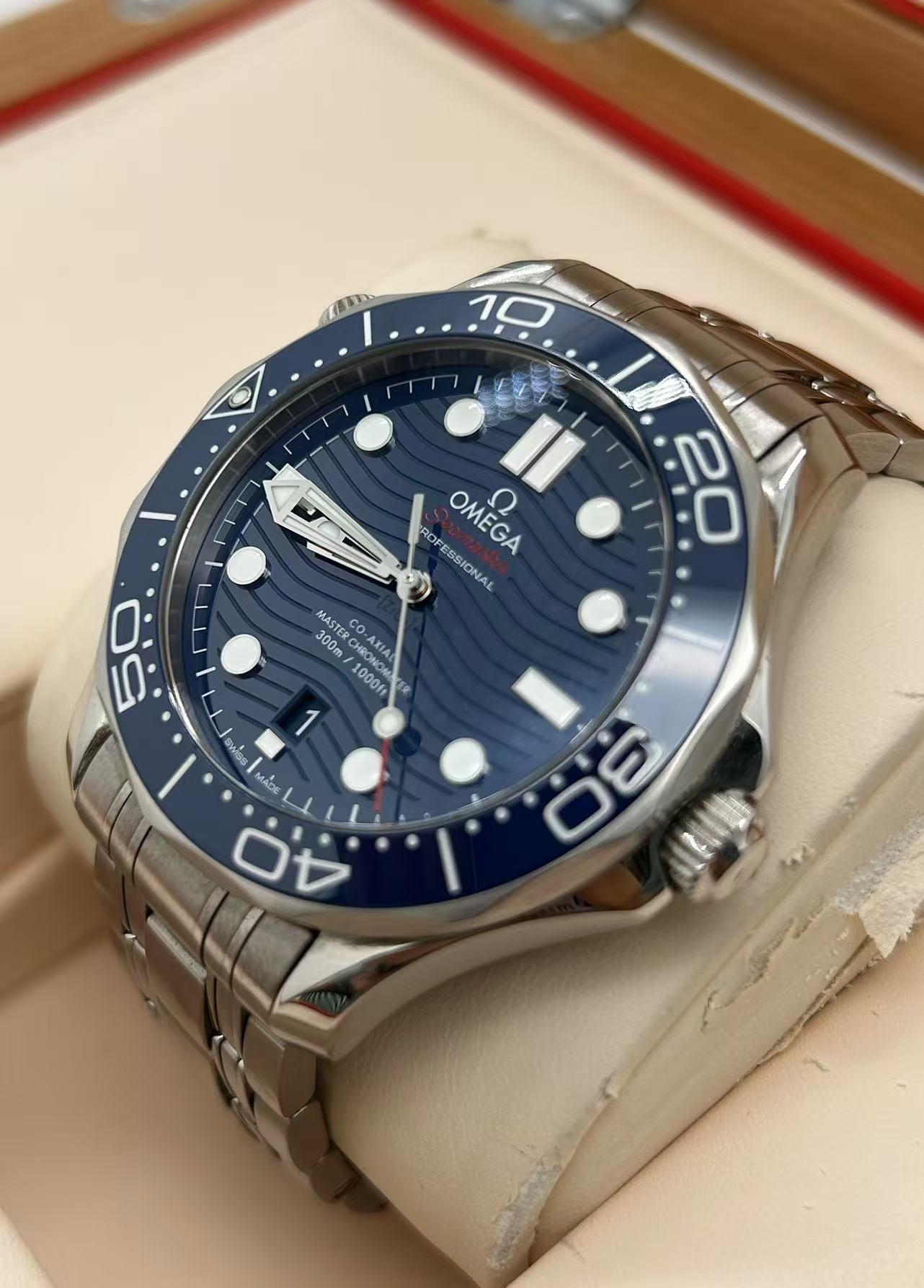 Omega 210.30.42.20.03.001