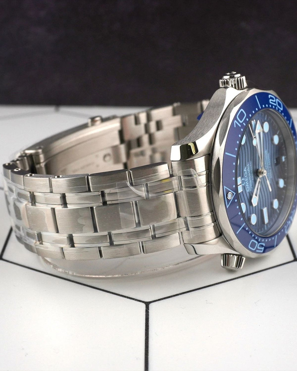 Omega 210.30.42.20.03.003