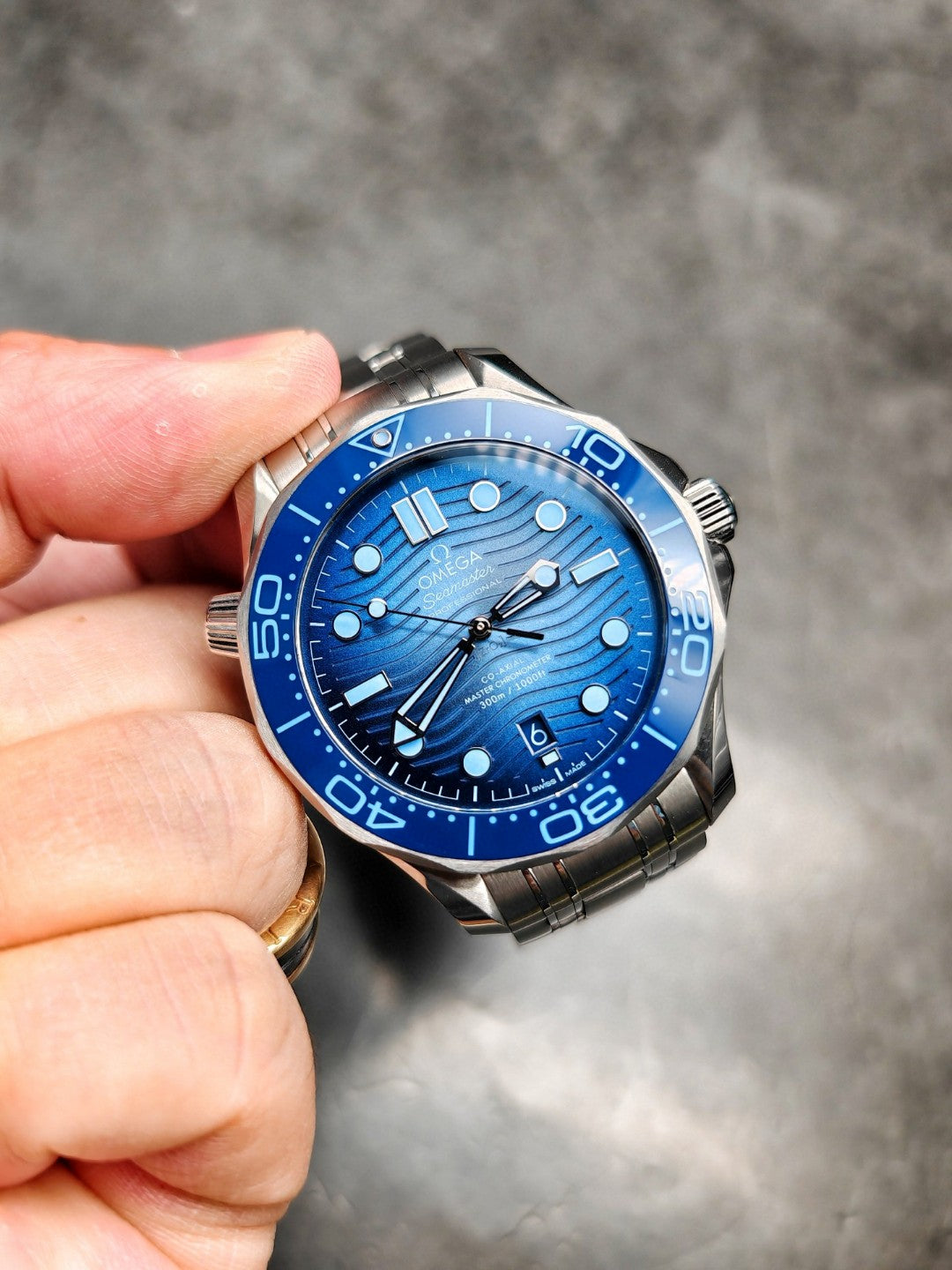 Omega 210.30.42.20.03.003
