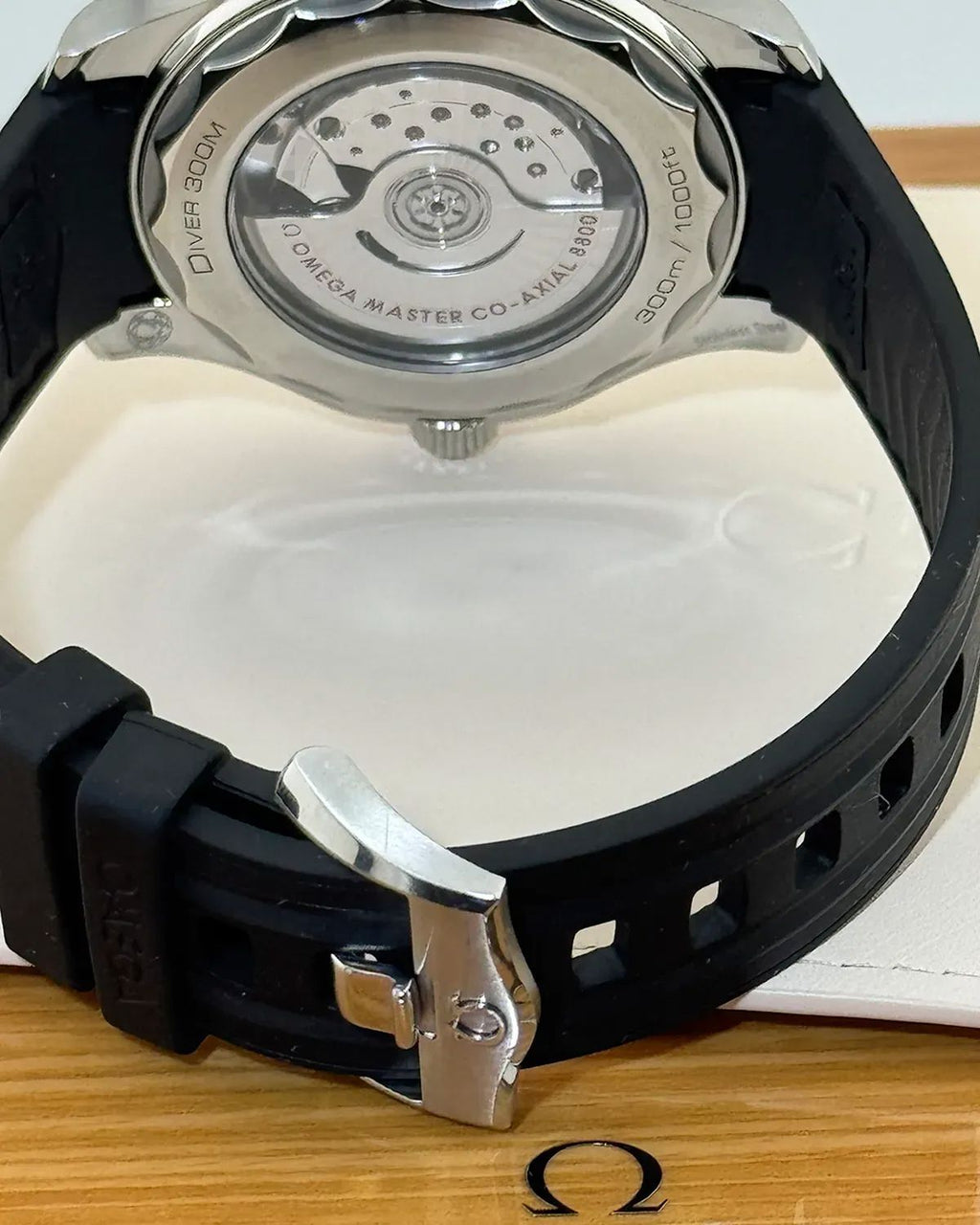 Omega 210.30.42.20.04.001