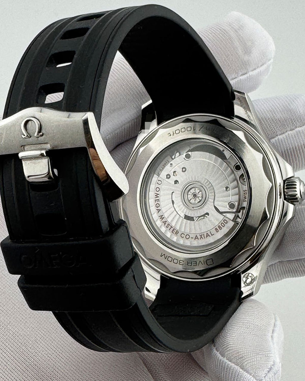 Omega 210.30.42.20.04.001