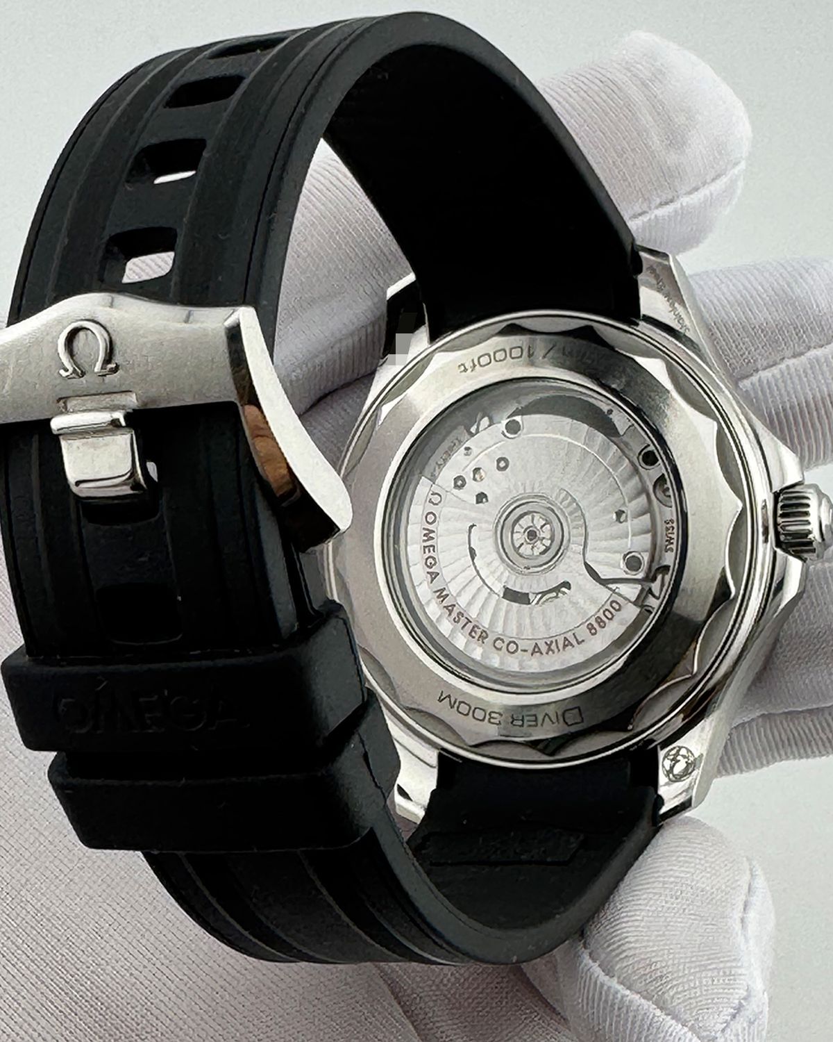 Omega 210.30.42.20.04.001