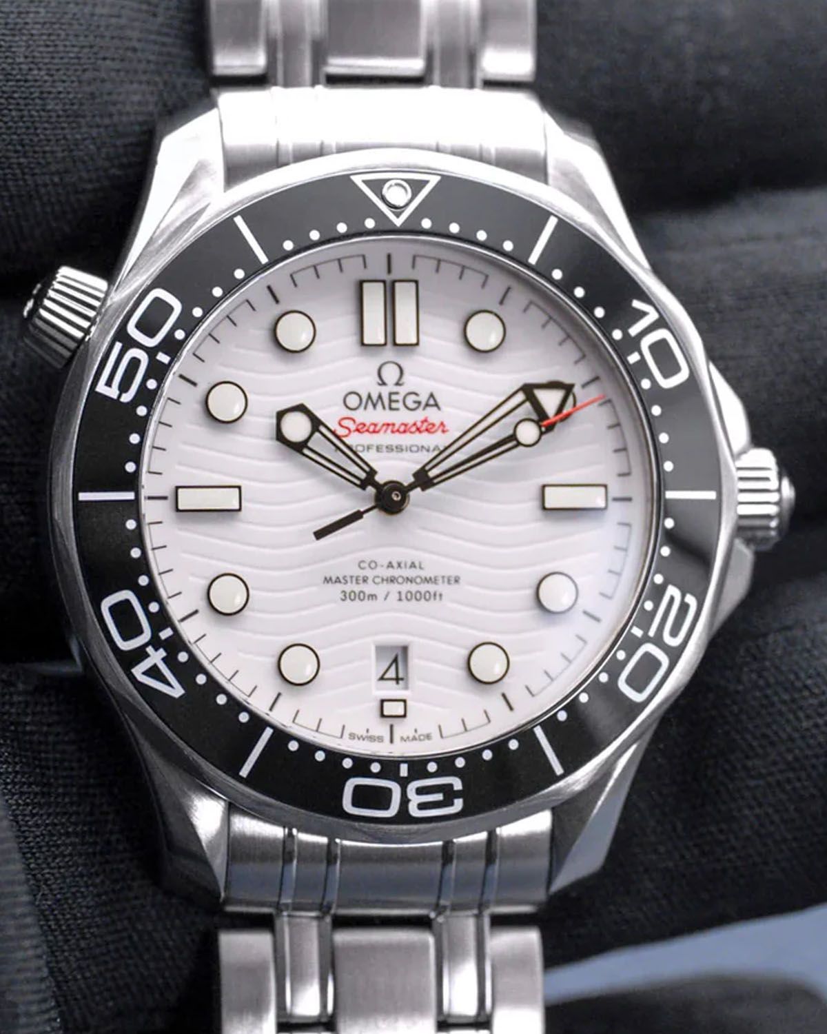 Omega 210.30.42.20.04.001
