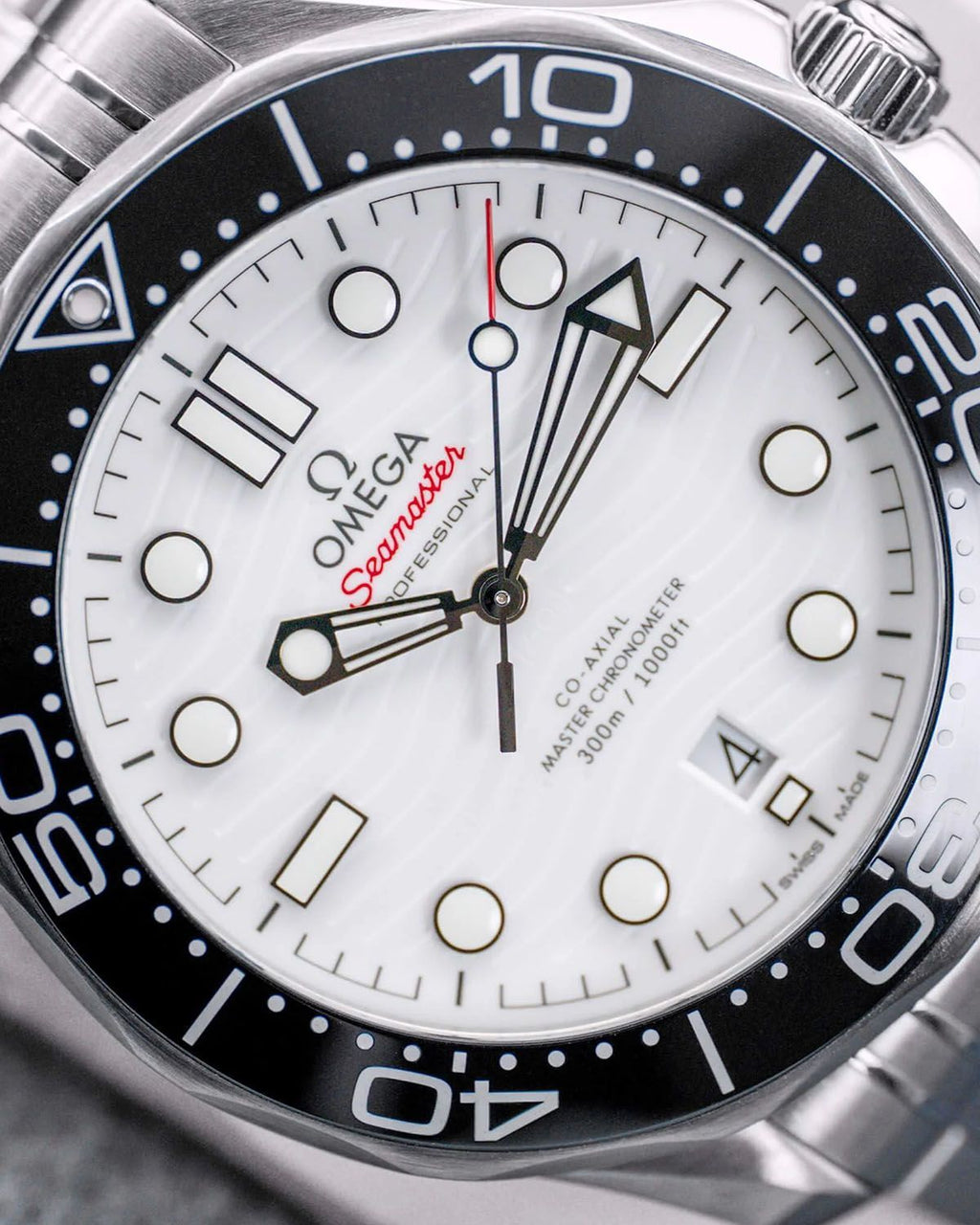 Omega 210.30.42.20.04.001