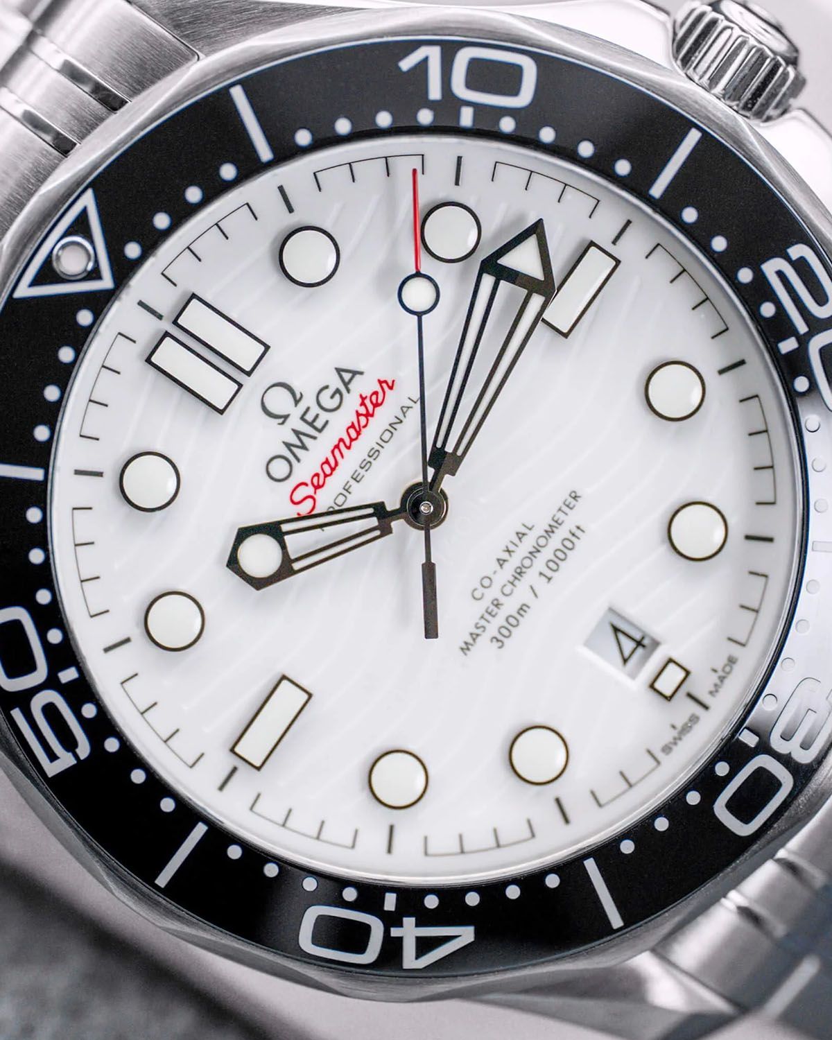 Omega 210.30.42.20.04.001