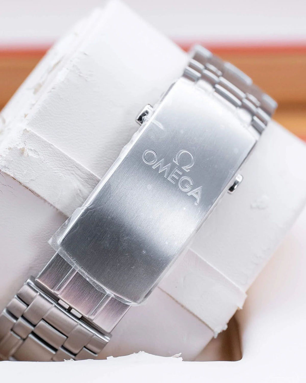 Omega 210.30.42.20.04.001