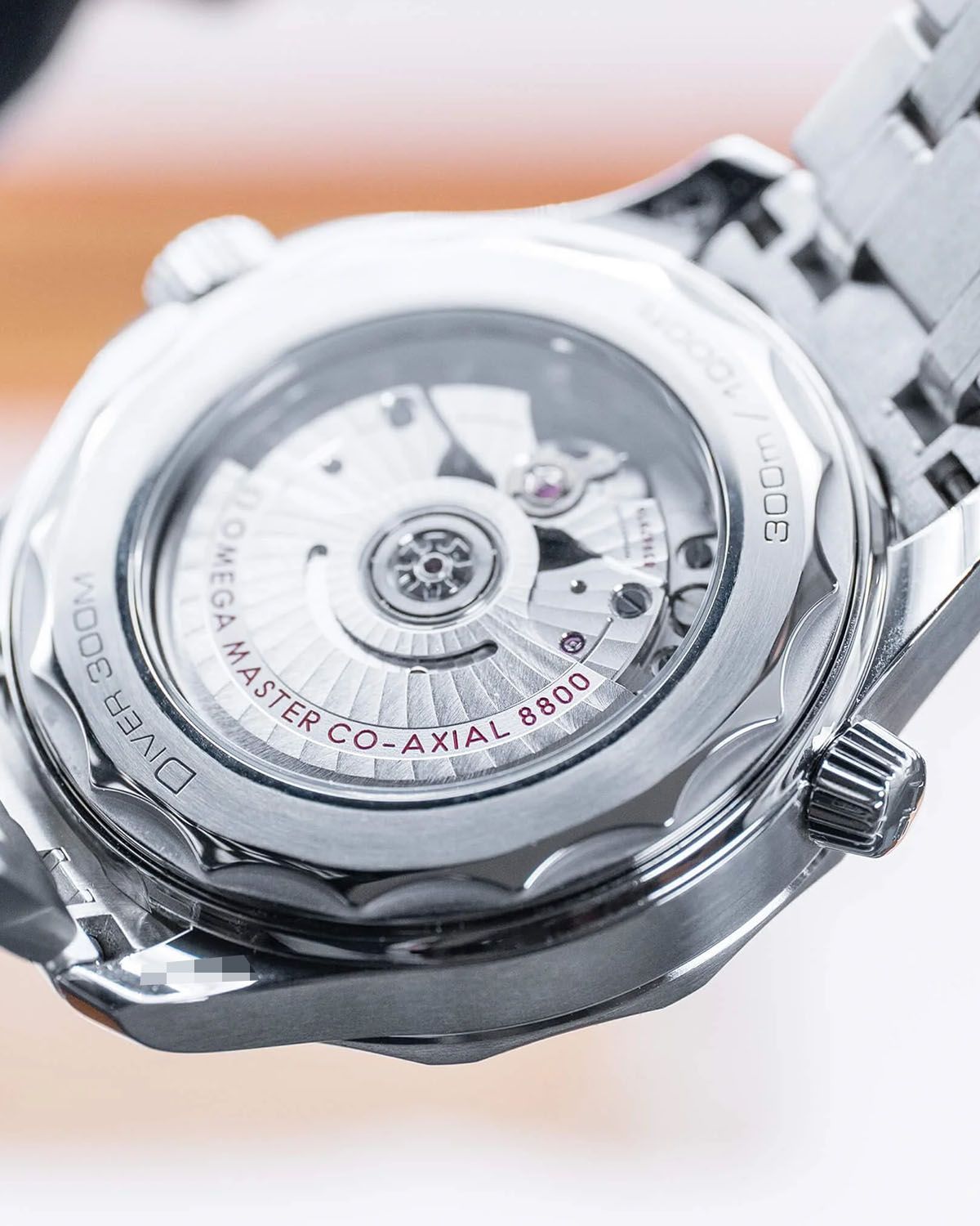 Omega 210.30.42.20.04.001