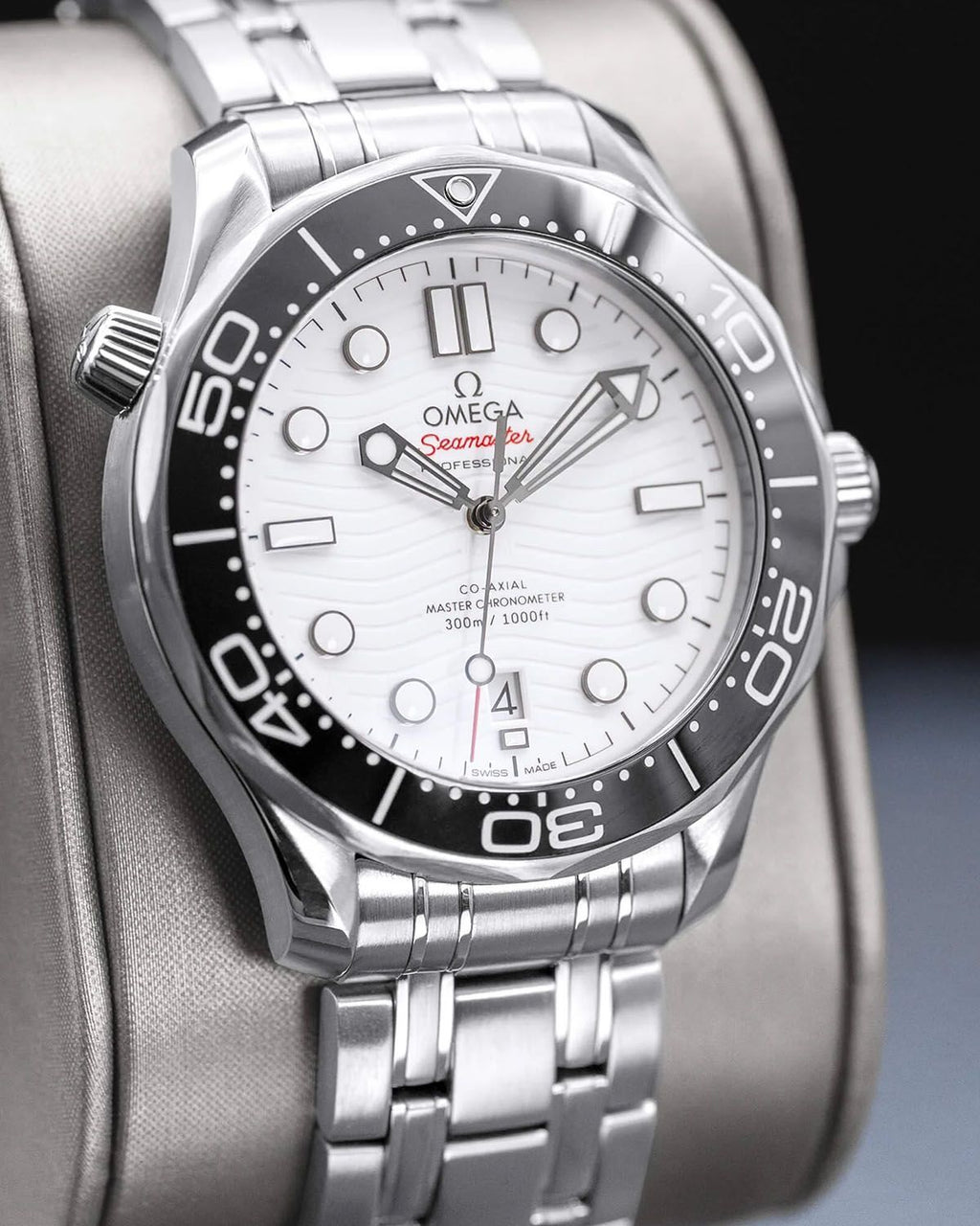 Omega 210.30.42.20.04.001