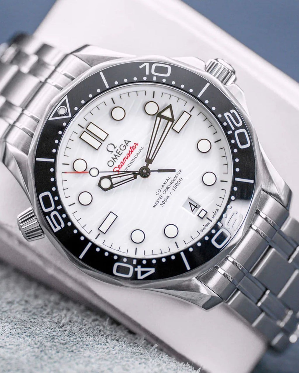 Omega 210.30.42.20.04.001