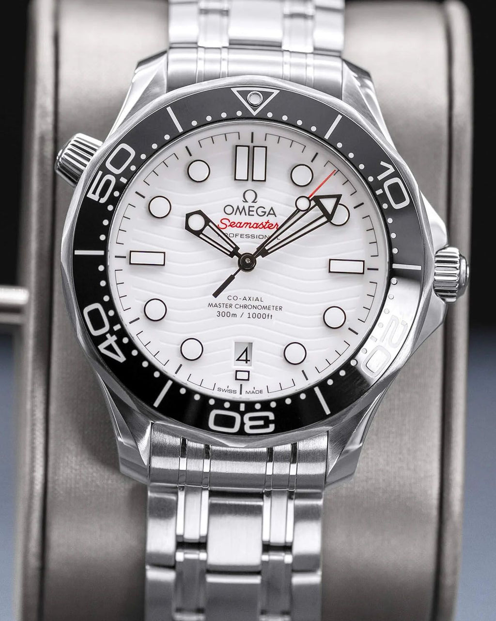 Omega 210.30.42.20.04.001