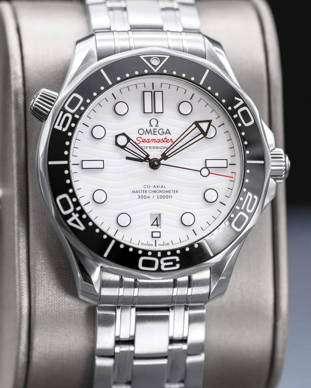 Omega 210.30.42.20.04.001