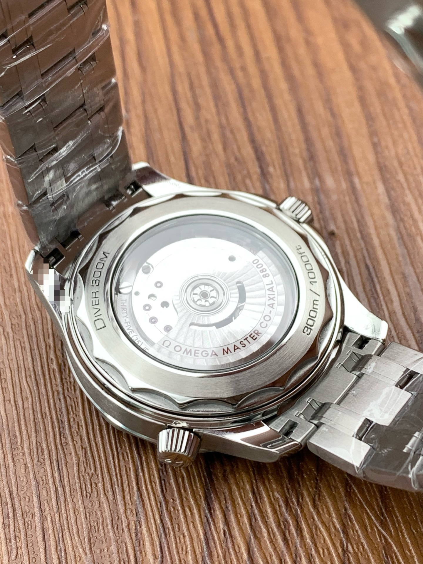 Omega 210.30.42.20.04.001