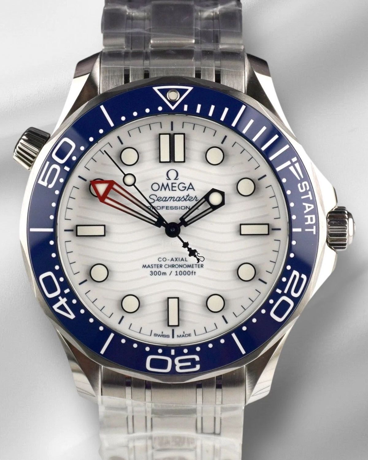 Omega 210.30.42.20.04.002