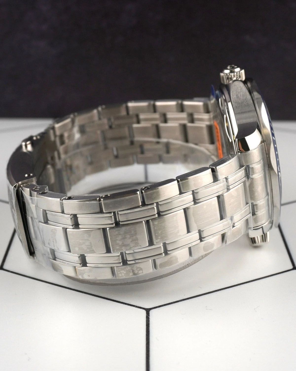 Omega 210.30.42.20.04.002