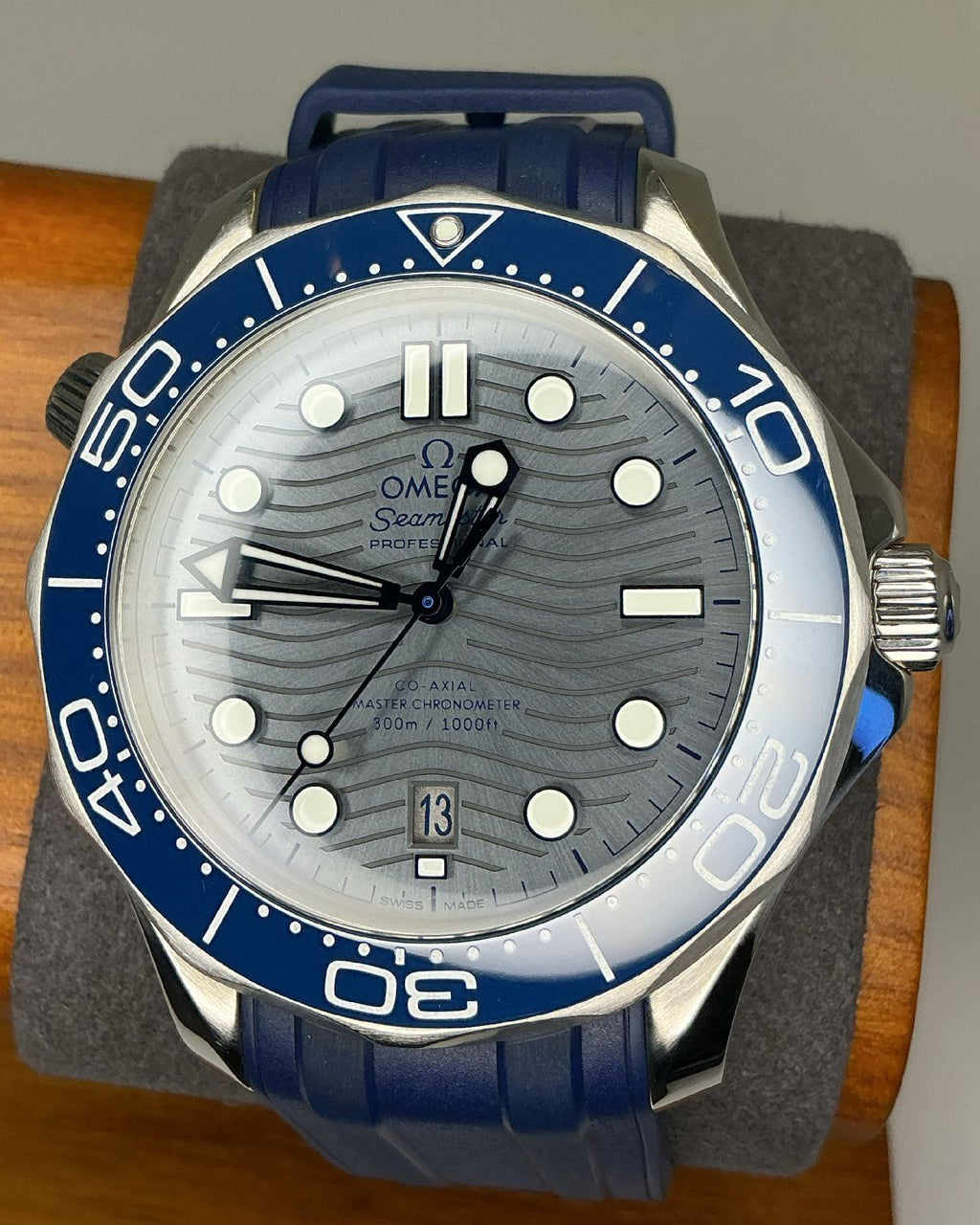 Omega 210.30.42.20.06.001