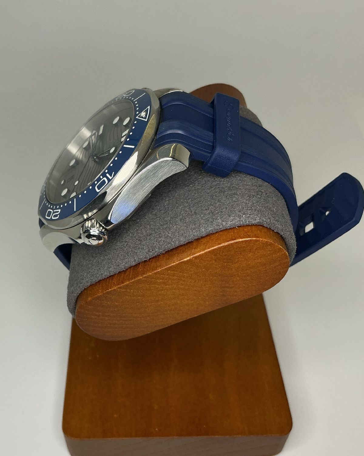 Omega 210.30.42.20.06.001
