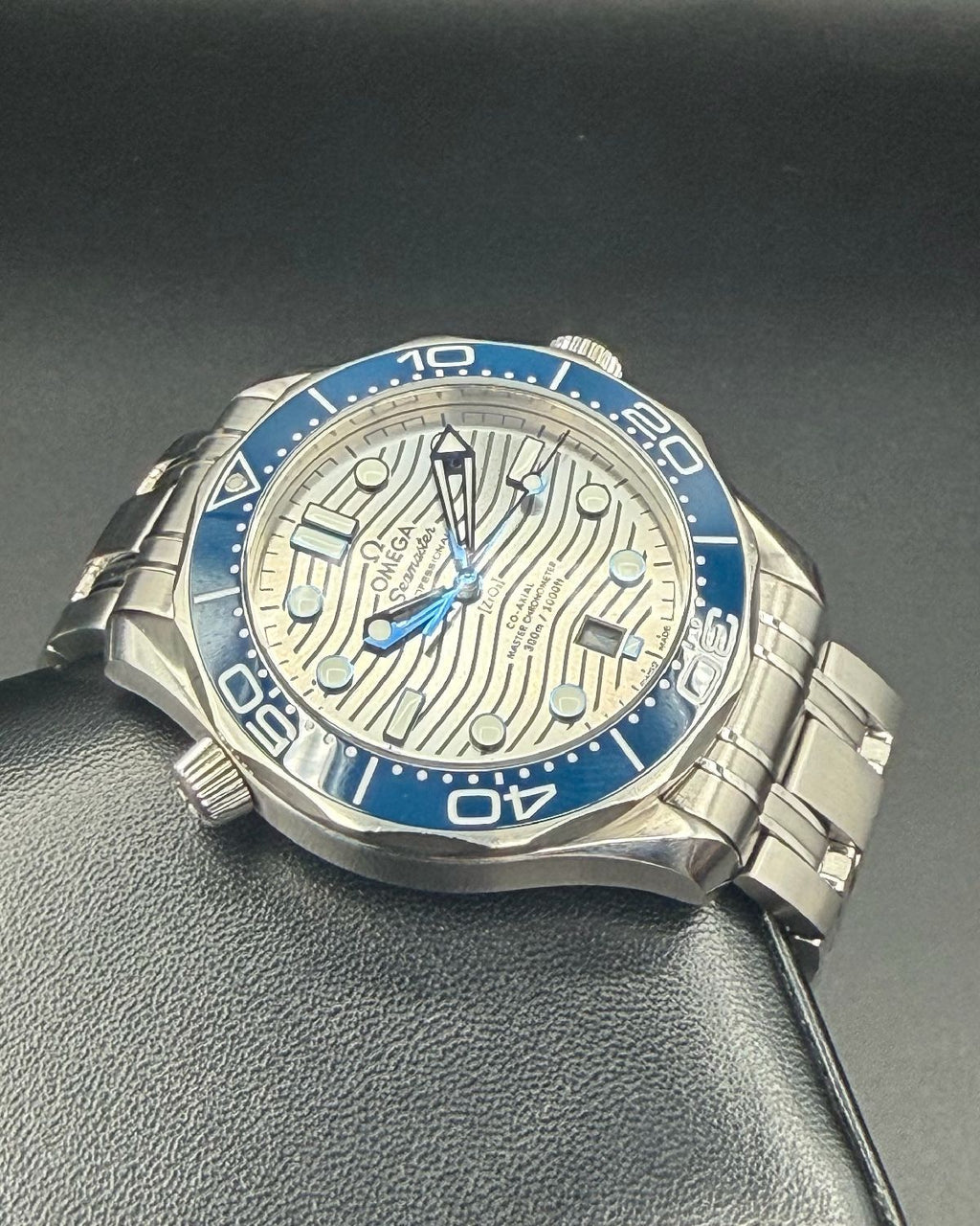 Omega 210.30.42.20.06.001