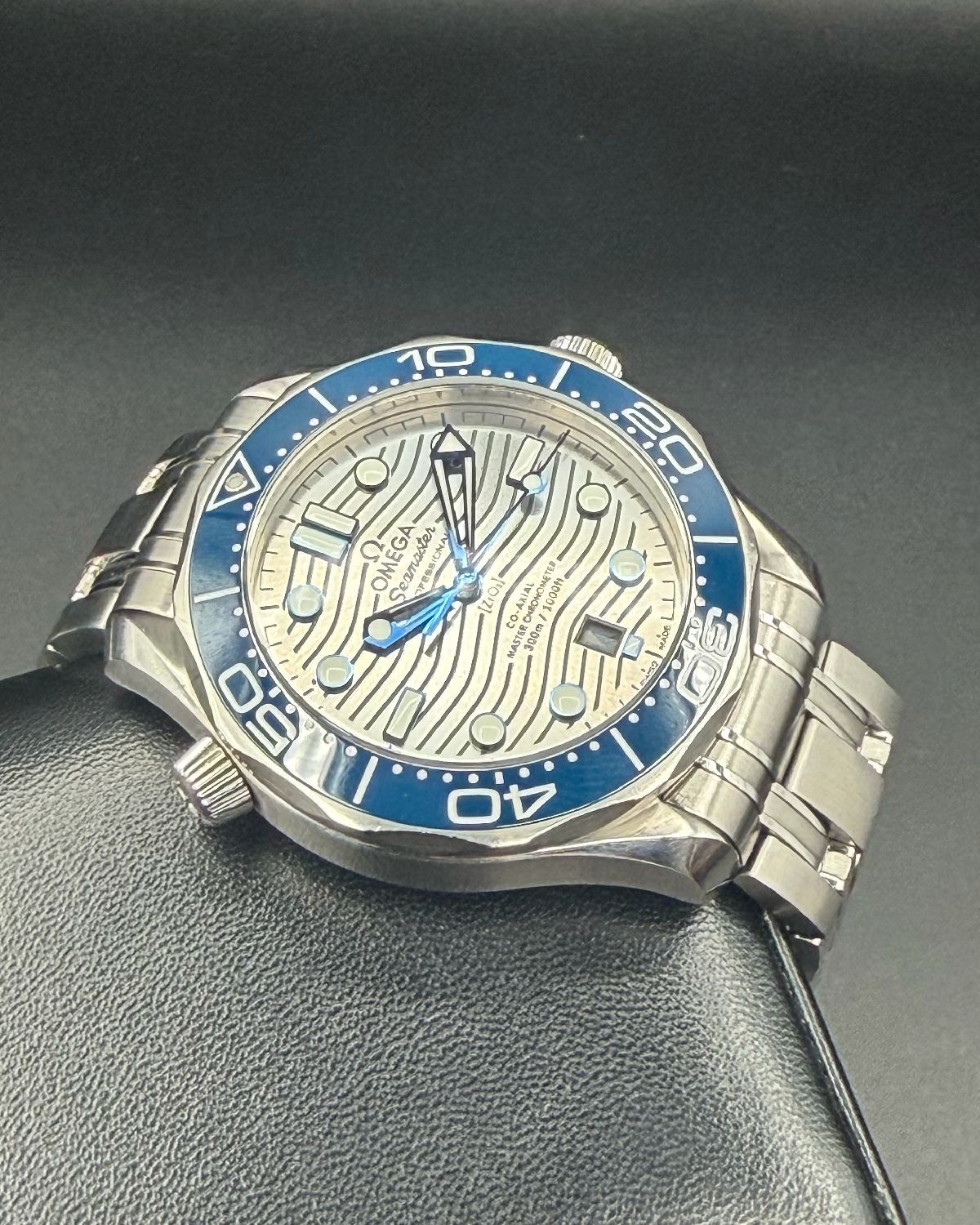 Omega 210.30.42.20.06.001