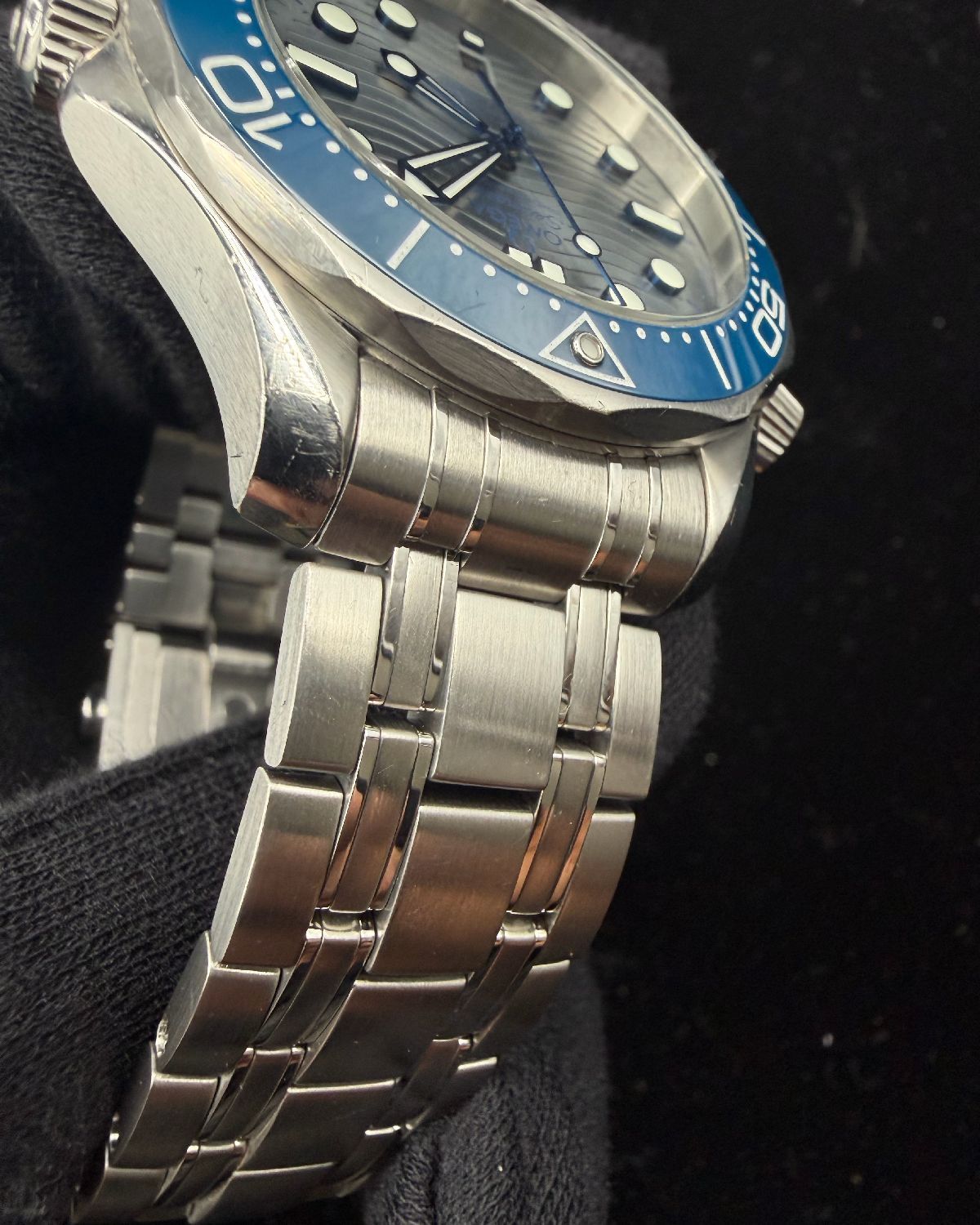 Omega 210.30.42.20.06.001