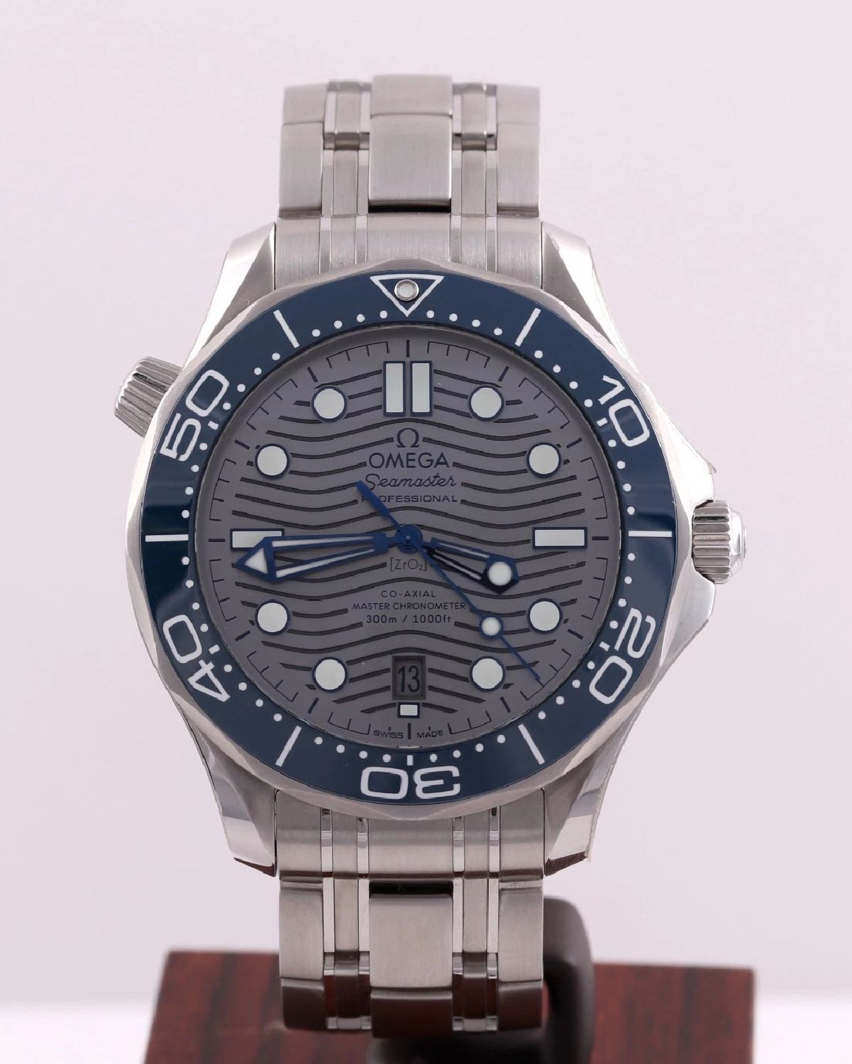 Omega 210.30.42.20.06.001