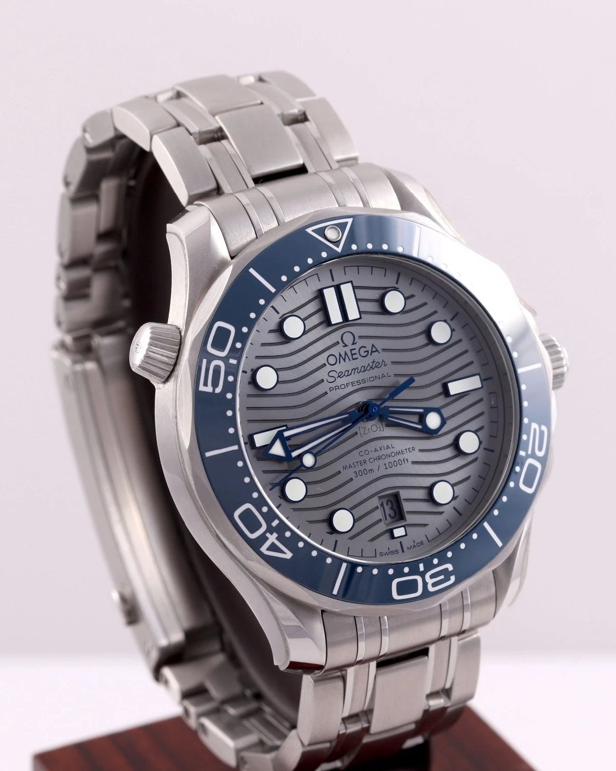 Omega 210.30.42.20.06.001