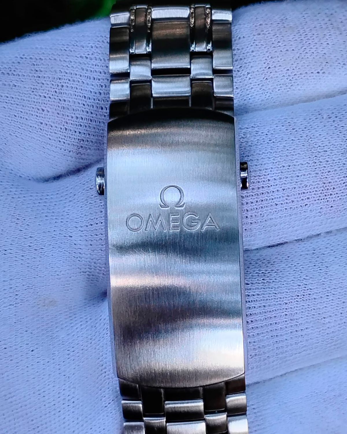 Omega 210.30.42.20.06.001