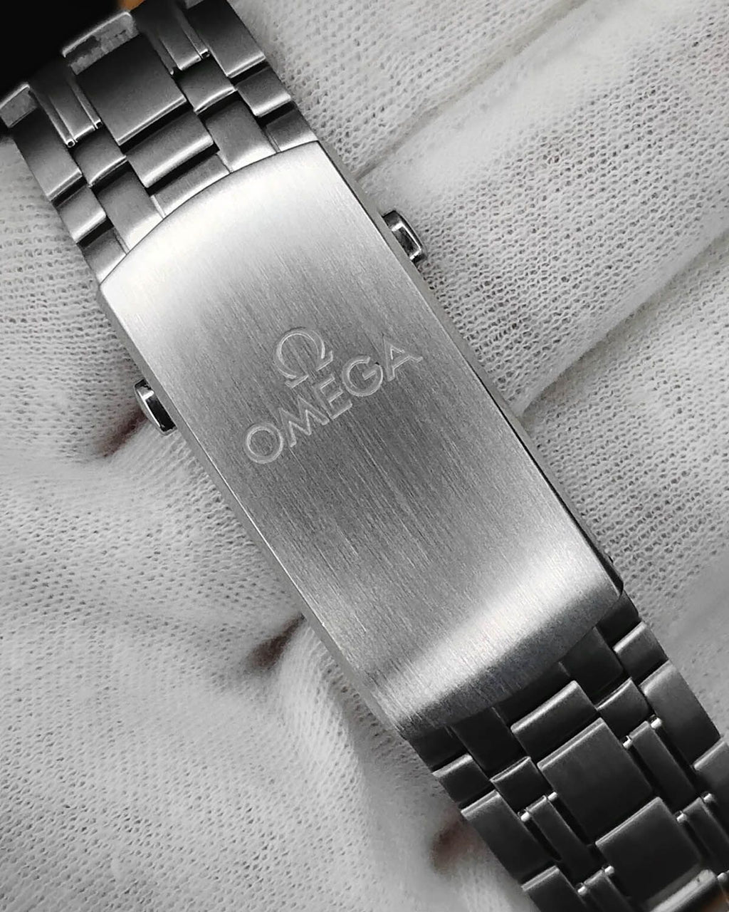 Omega 210.30.42.20.06.001