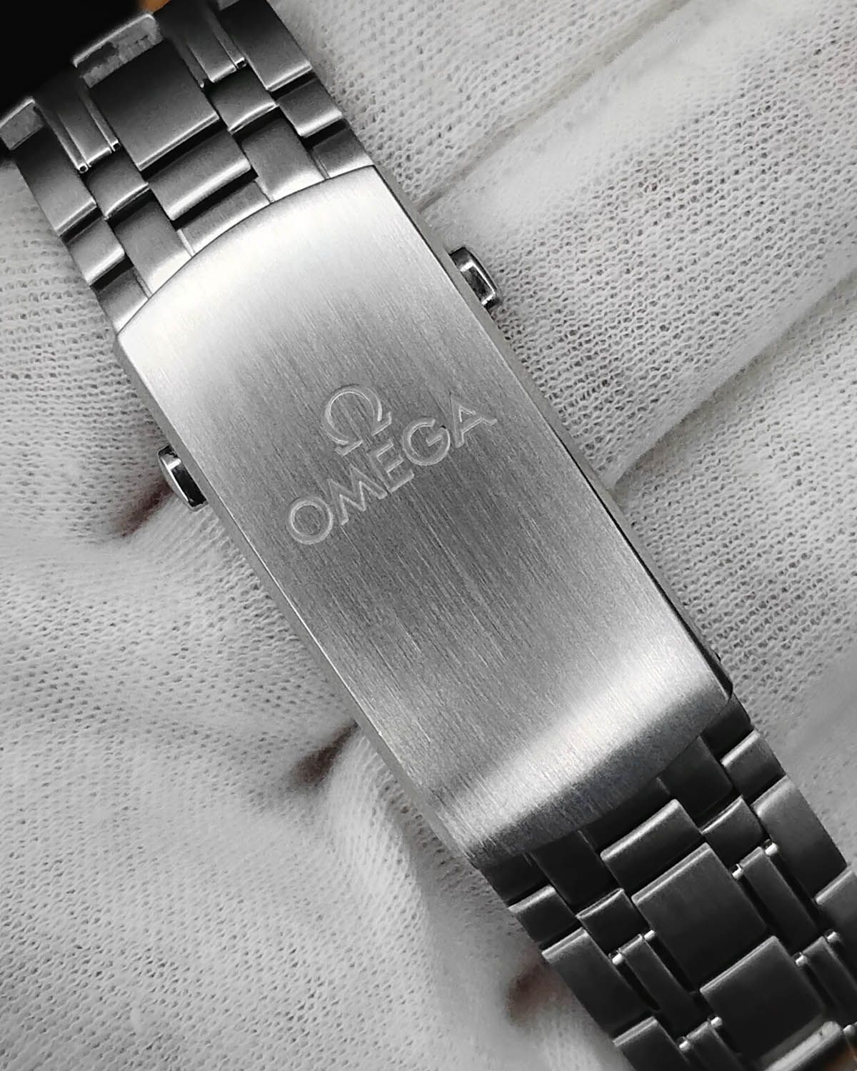Omega 210.30.42.20.06.001