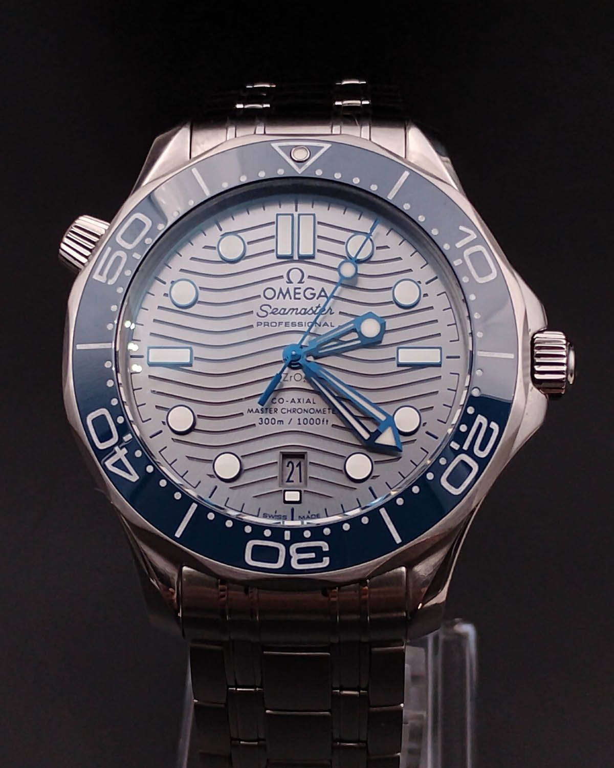 Omega 210.30.42.20.06.001