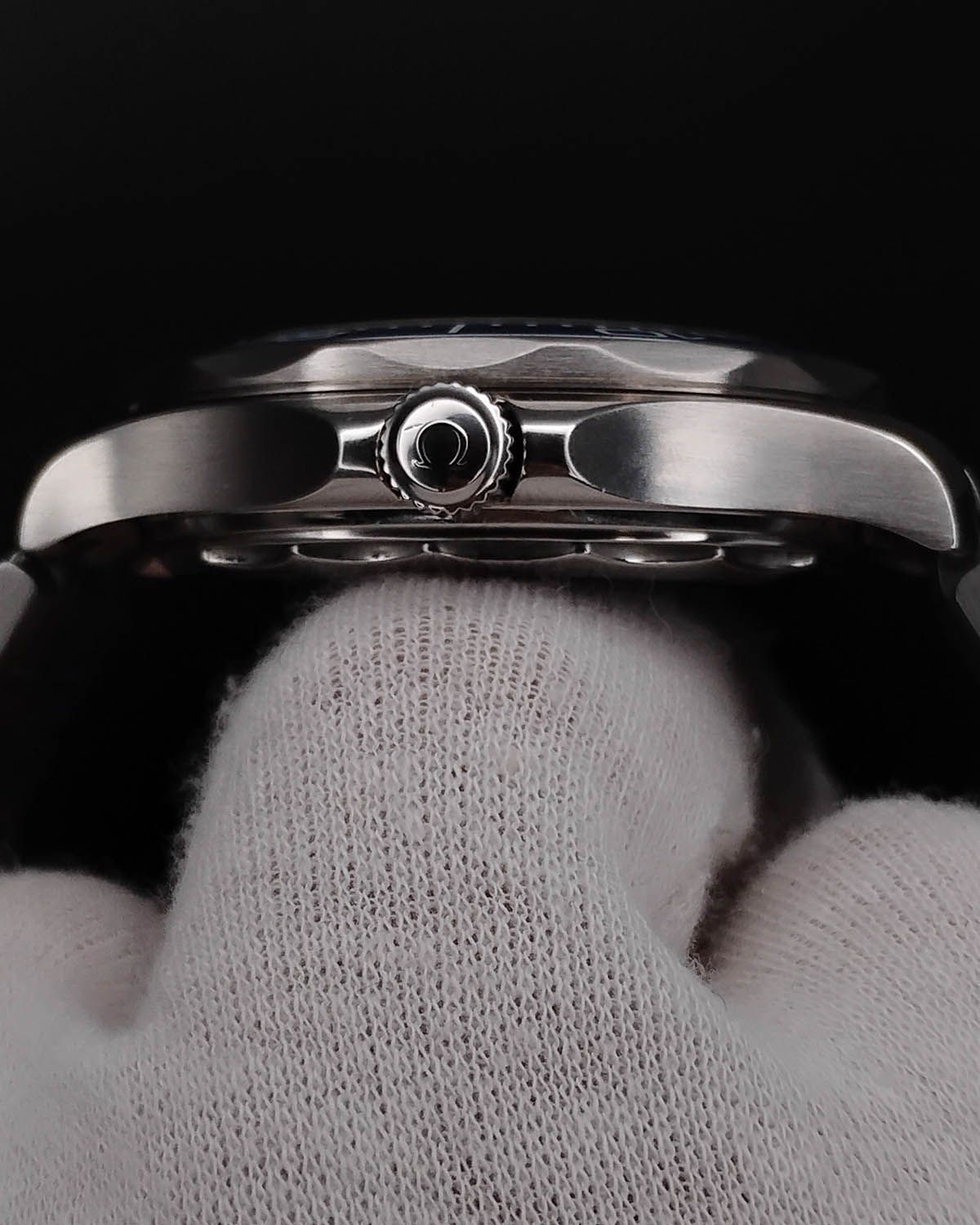 Omega 210.30.42.20.06.001
