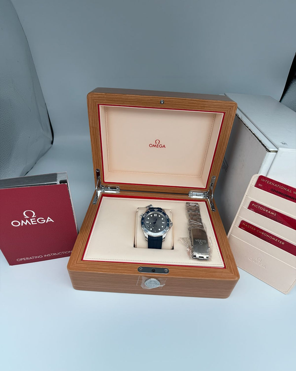 Omega 210.30.42.20.06.001