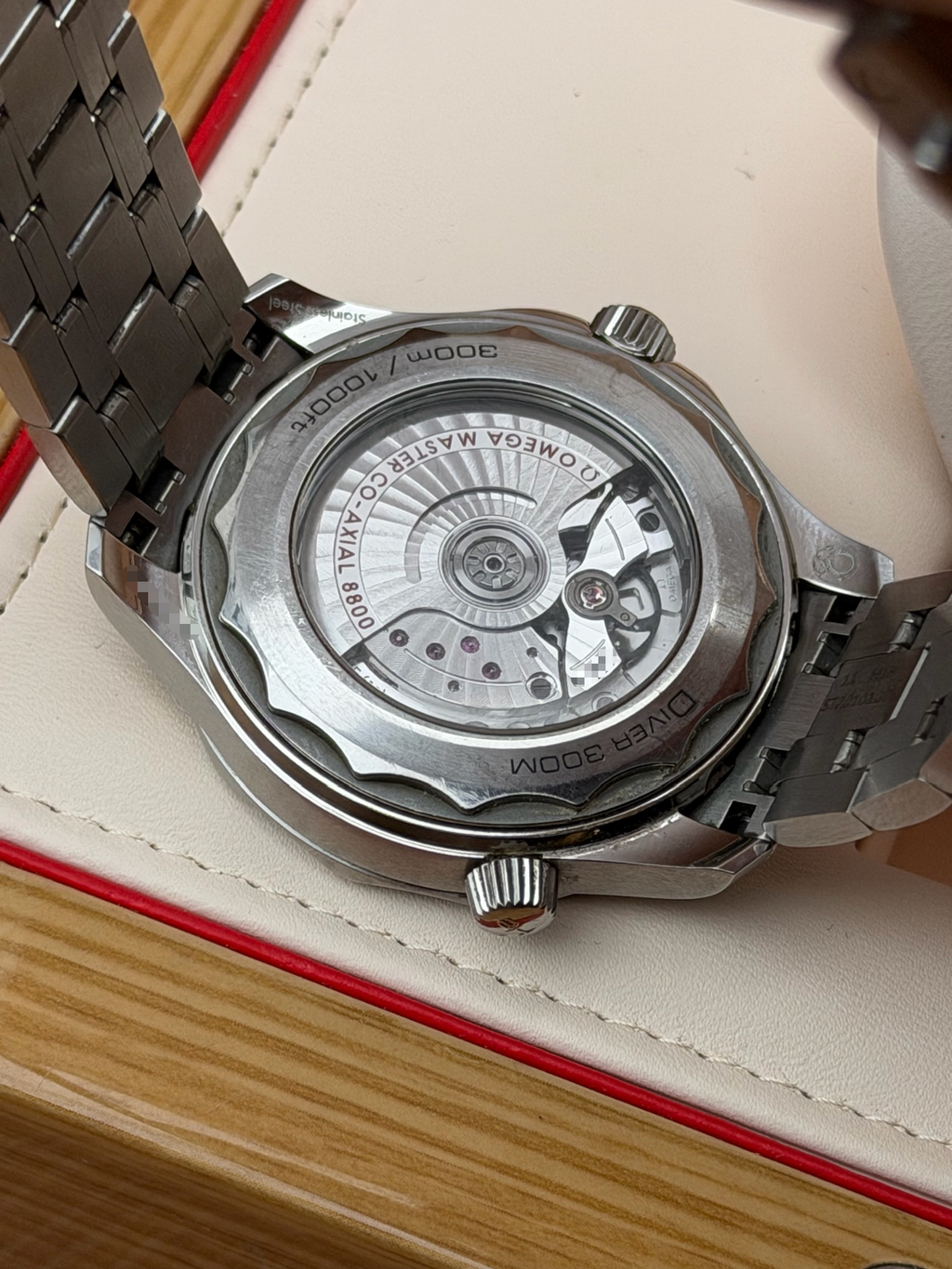 Omega 210.30.42.20.06.001