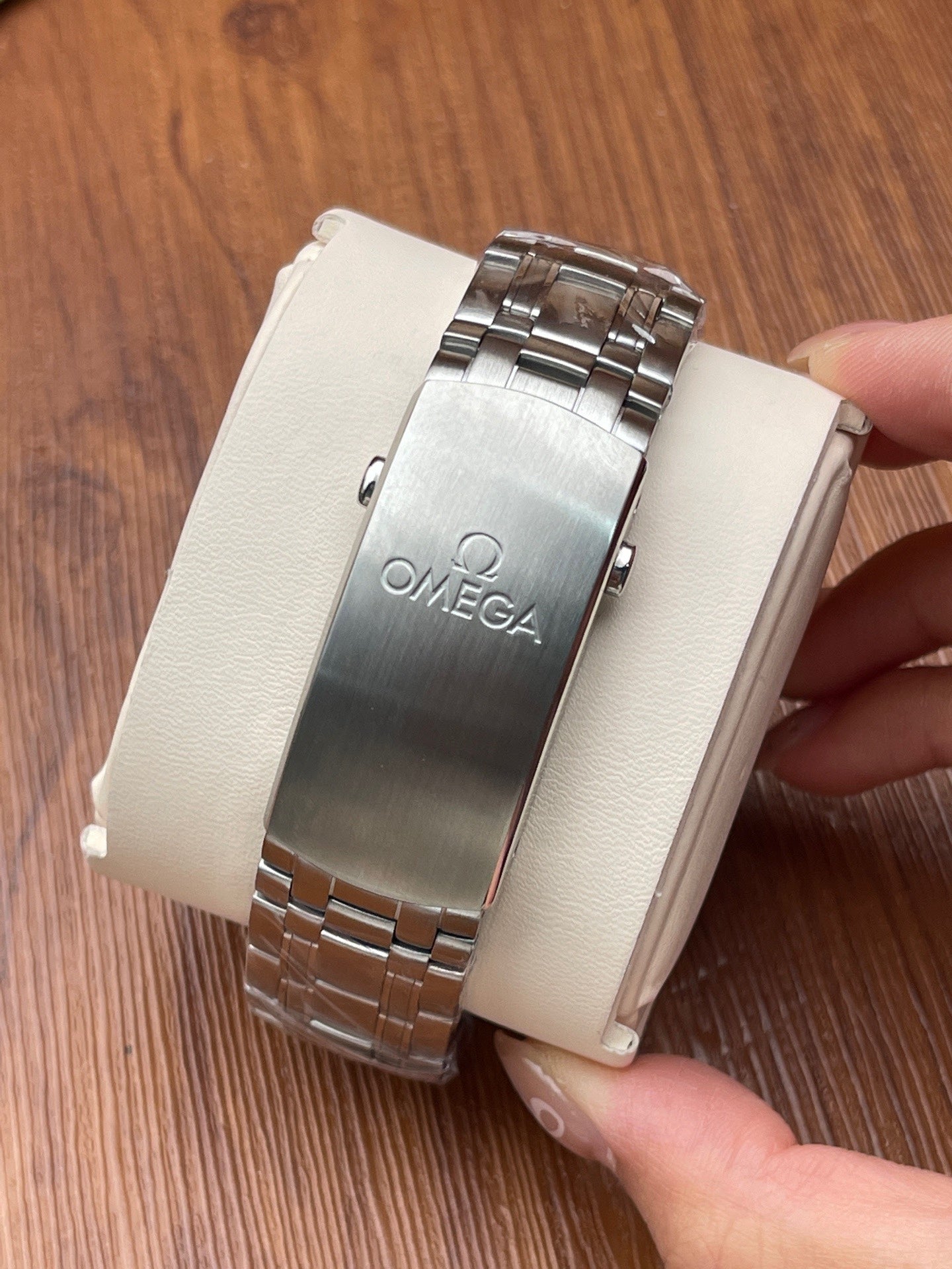 Omega 210.30.42.20.06.001