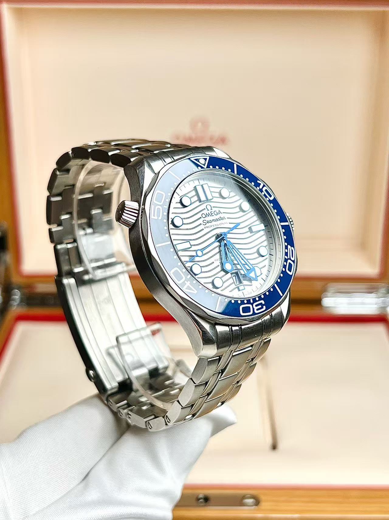 Omega 210.30.42.20.06.001